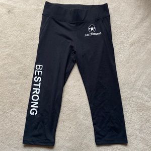 Be Strong black Capri